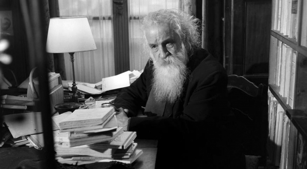 Il faut toujours en venir à passer du savoir au faire, de la tête à la main, de l’acte qui commence à l’acte qui continue.